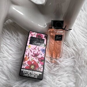 Gucci Flora Gorgeous Gardenia Eau de Toilette - Pink and Black